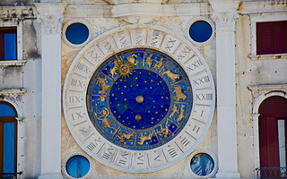 4 raisons de lire son horoscope