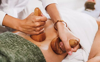Madérothérapie : une méthode « anti-cellulite » en vogue
