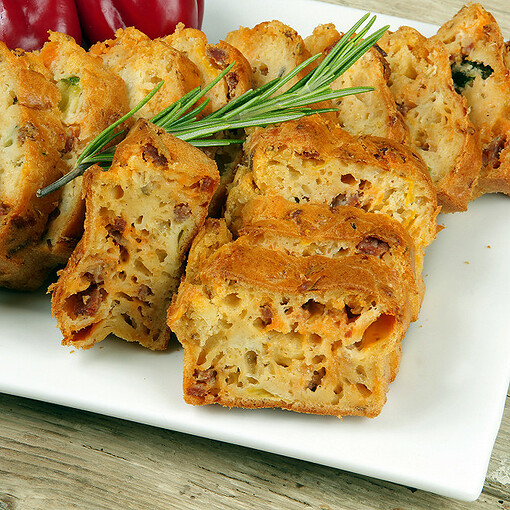 Un cake chorizo-poivrons ultra moelleux à partager à l’apéro 🌶️